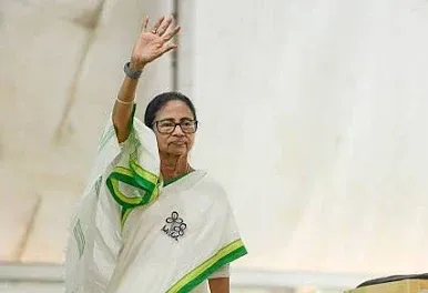 Disputed Party Funds: Supreme Court Refuses to Intervene in TMC Bank Account Freeze, Directs Calcutta High Court to Fast-Track Hearing