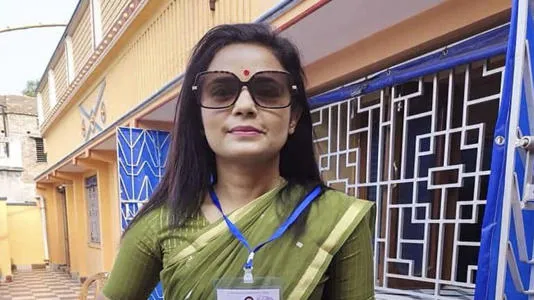 Supreme Court Seeks Centre and West Bengal Responses on Mahua Moitra’s Plea Alleging Constituency Obstruction and Circuit House Curbs